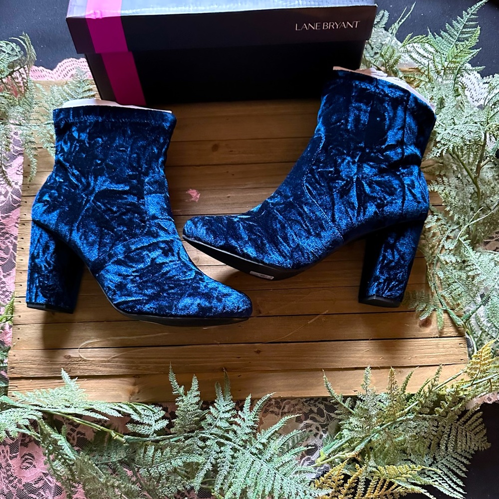 NIB Lane Bryant Velvet Blue Booties